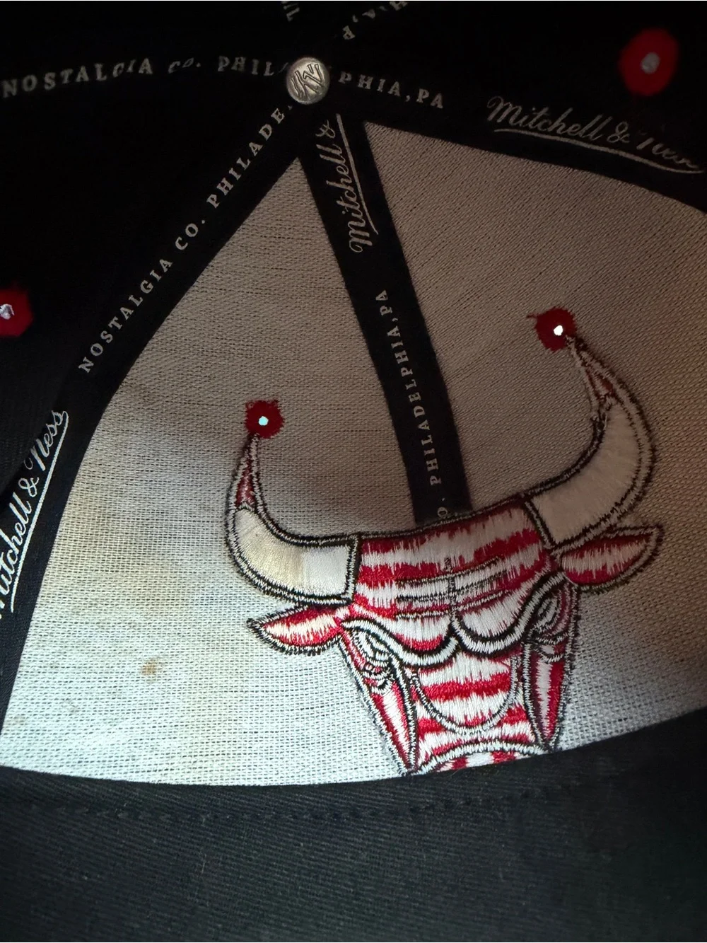 Mitchell & Ness Chicago Bulls Black & Red Snapback Hat